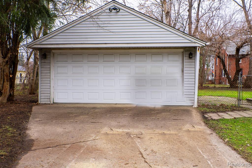 634 W HARWOOD Avenue, Madison Heights, MI 48071 — Photo 4