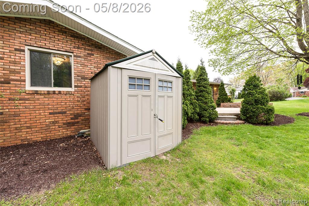 7584 Brookview Court, Brighton, MI 48116 — Photo 40