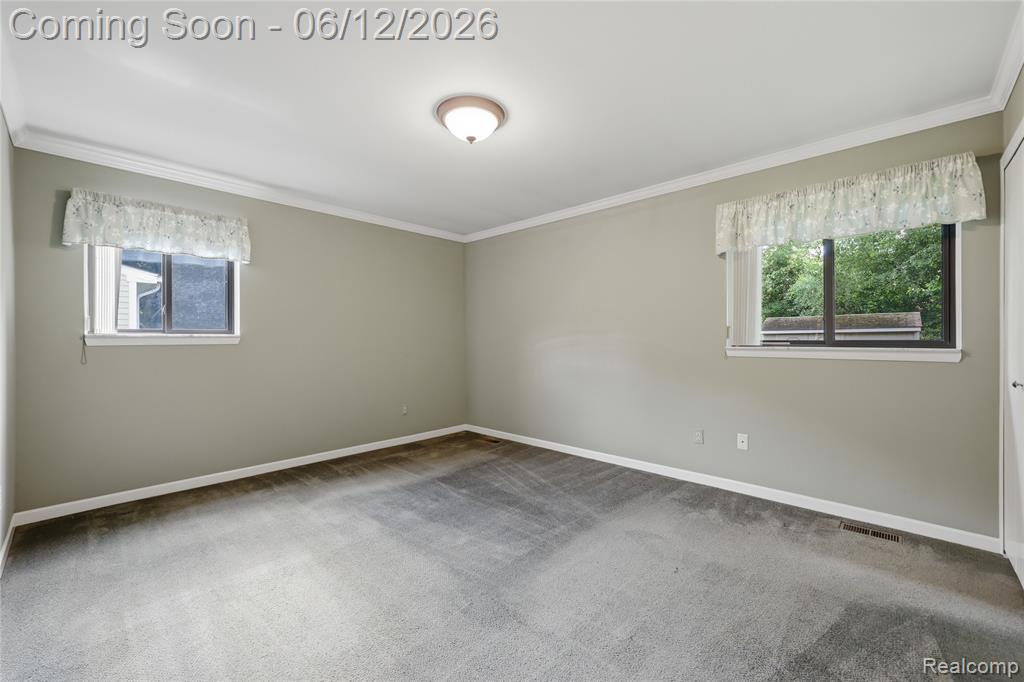 640 Longfellow Drive, Troy, MI 48085 — Photo 24