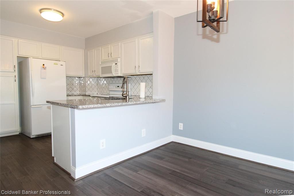 3110 VILLAGE Circle, Ann Arbor, MI 48108 — Photo 10