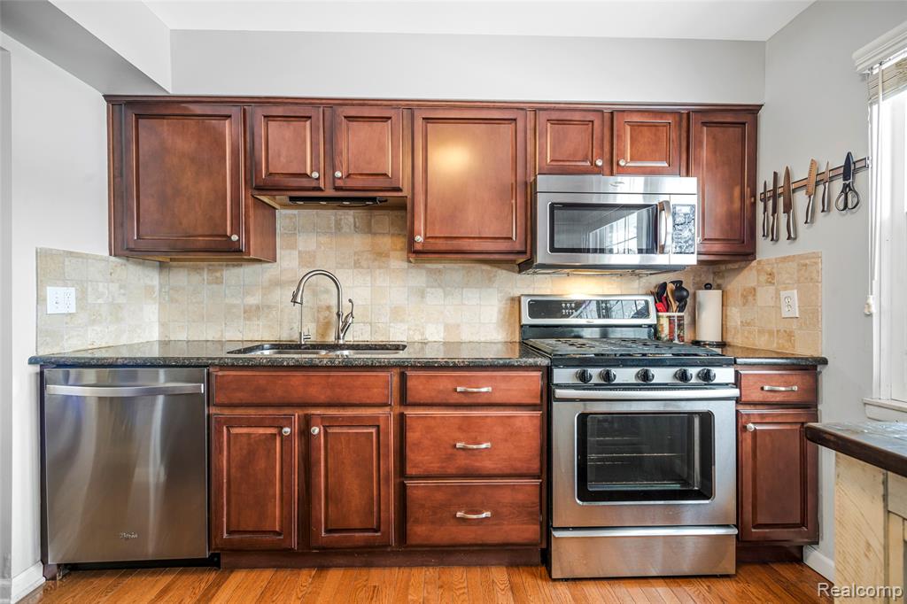 19347 Andover Court, Northville, MI 48167 — Photo 3