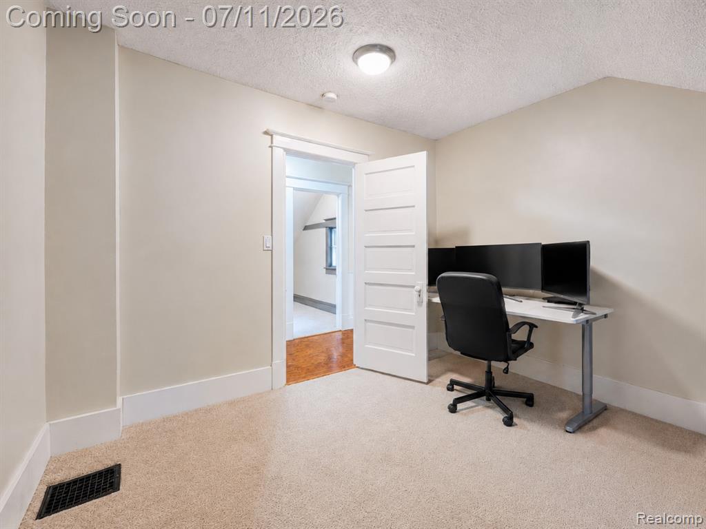 904 N Michigan Avenue, Howell, MI 48843 — Photo 25
