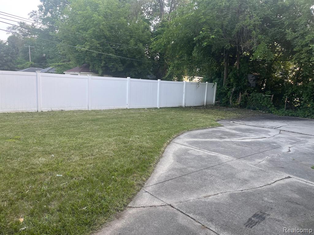 18985 PREVOST Street, Detroit, MI 48235 — Photo 28
