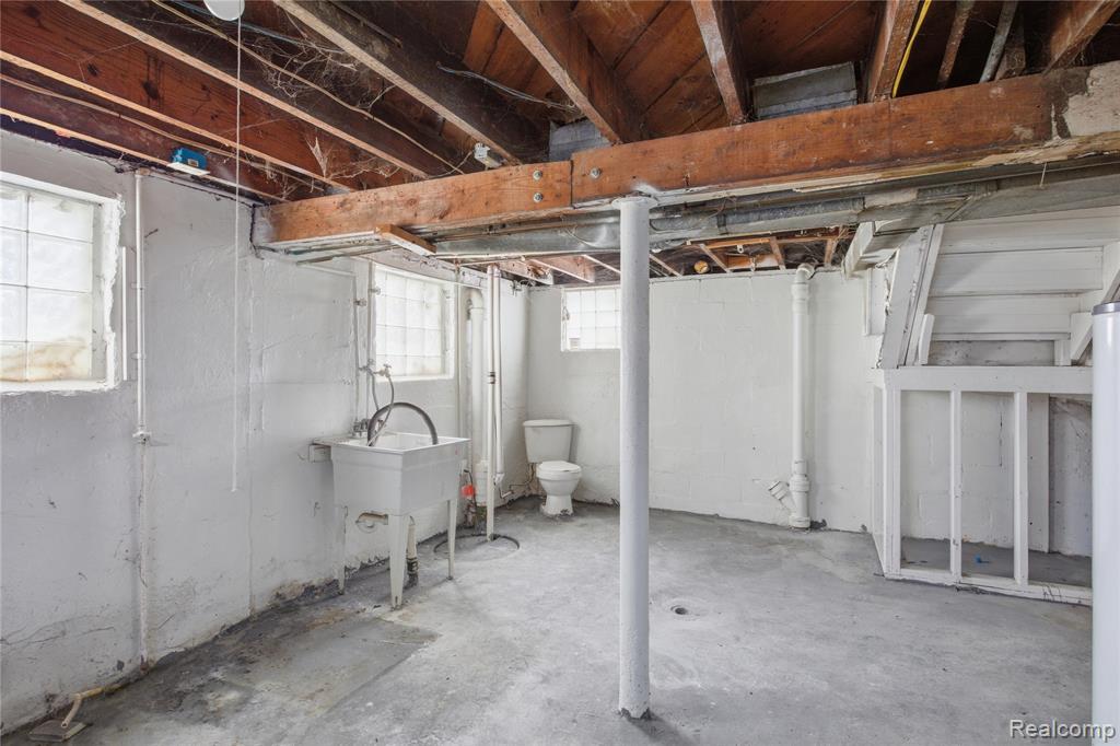 41 W George Avenue, Hazel Park, MI 48030 — Photo 34