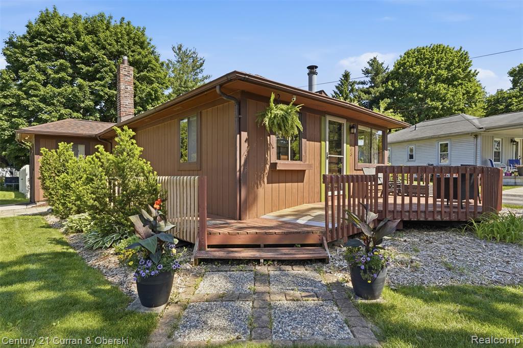 8303 Lagoon Street, Commerce Twp, MI 48382 — Photo 5