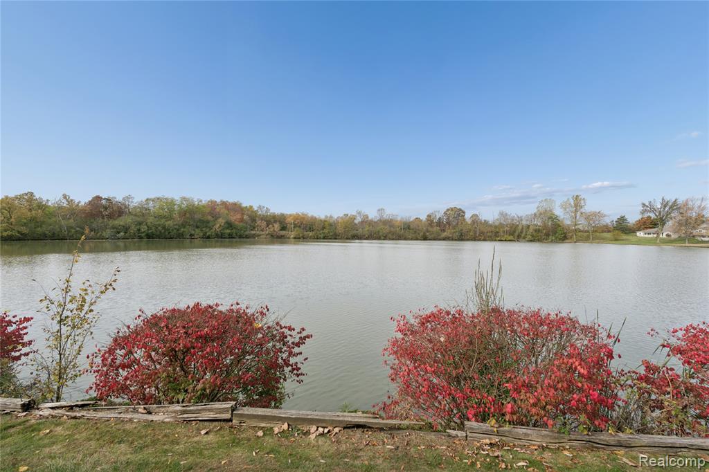 9502 Fenwin Drive, Grand Blanc, MI 48439 — Photo 46
