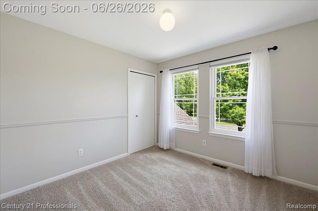 4683 Fox Chase Drive, White Lake, MI 48383 — Photo 28