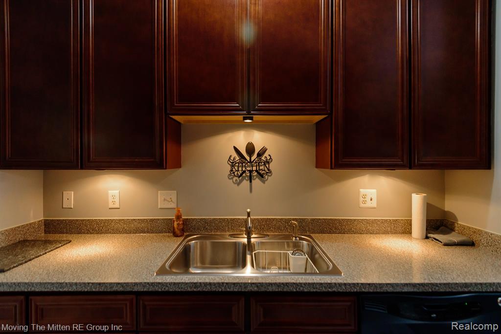 4411 Southbridge Drive, Canton, MI 48188 — Photo 13