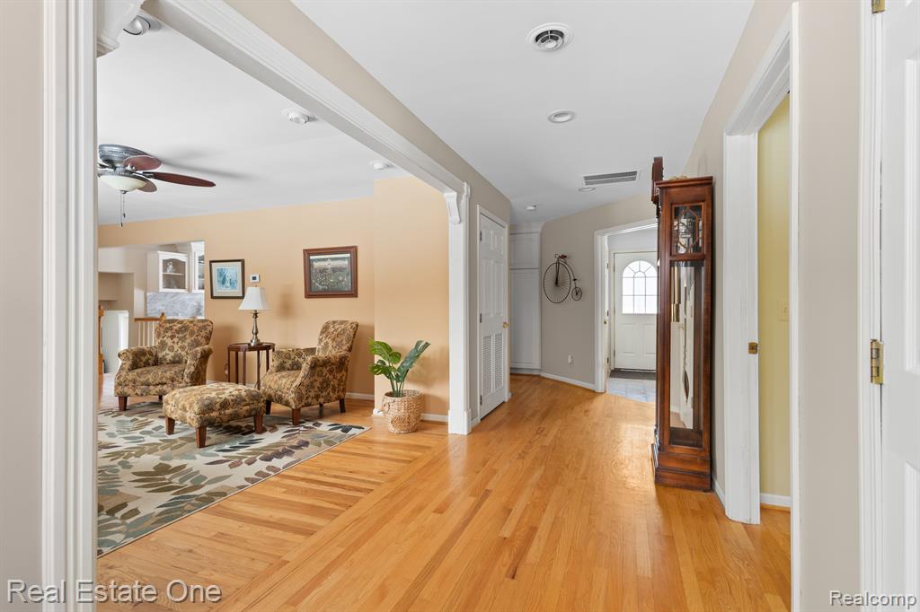 5423 E Sandhill Road, Almont, MI 48003 — Photo 2