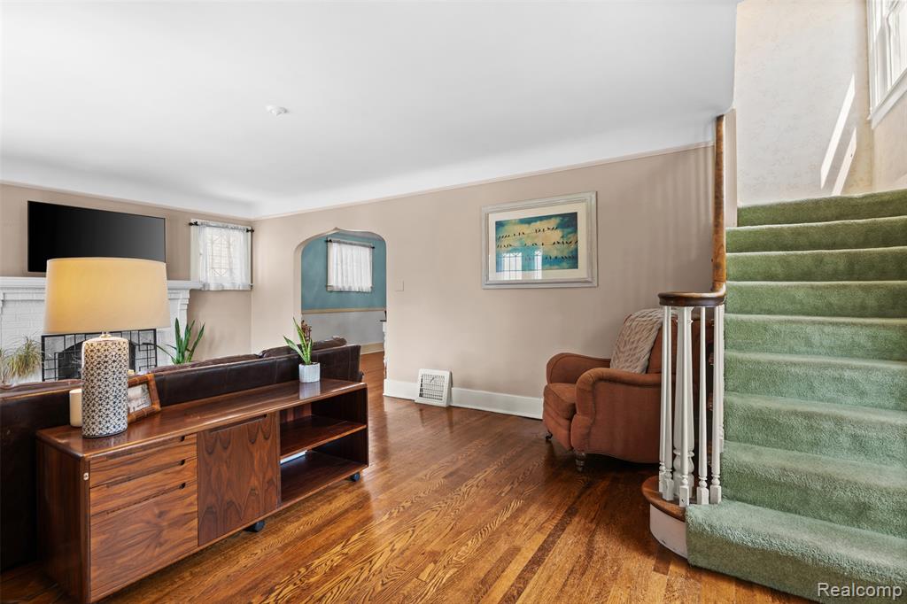 414 Cloverly Road, Grosse Pointe Farms, MI 48236 — Photo 12