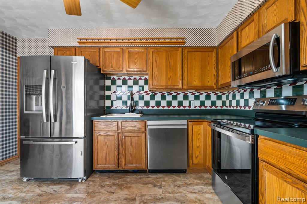 468 N Truhn Road, Fowlerville, MI 48836 — Photo 9