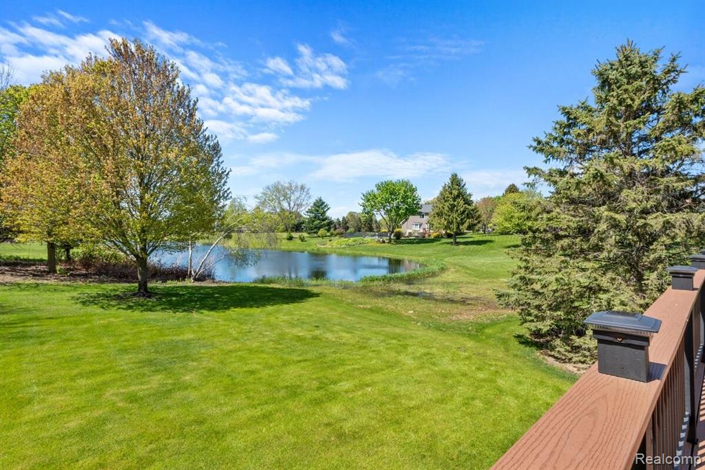 221 Maplewood Drive, 28, Clarkston, MI 48348 — Photo 11