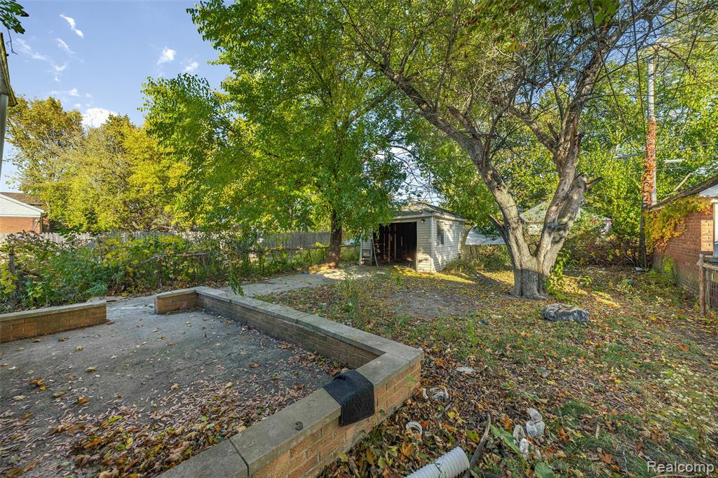 18680 Westphalia, Detroit, MI 48205 — Photo 29