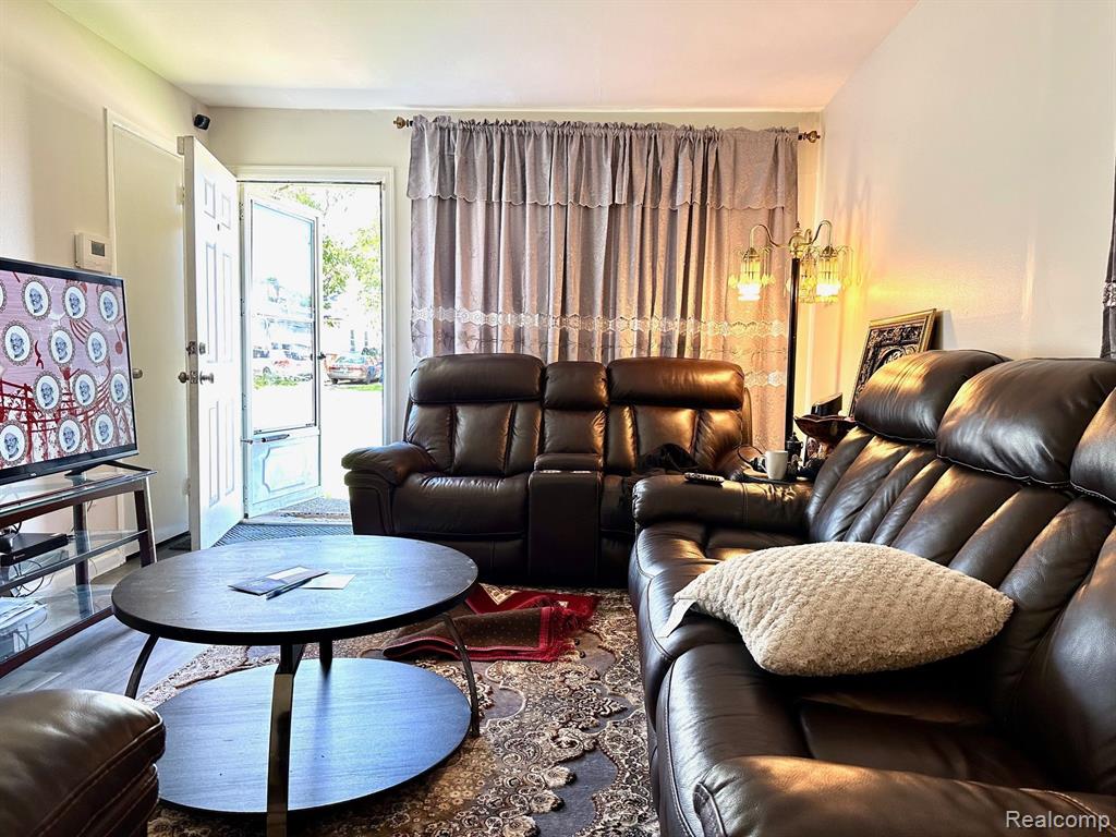 7602 ORCHARD Avenue, Warren, MI 48091 — Photo 4