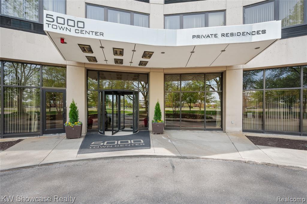5000 Town Center Center, 703, Southfield, MI 48075 — front exterior