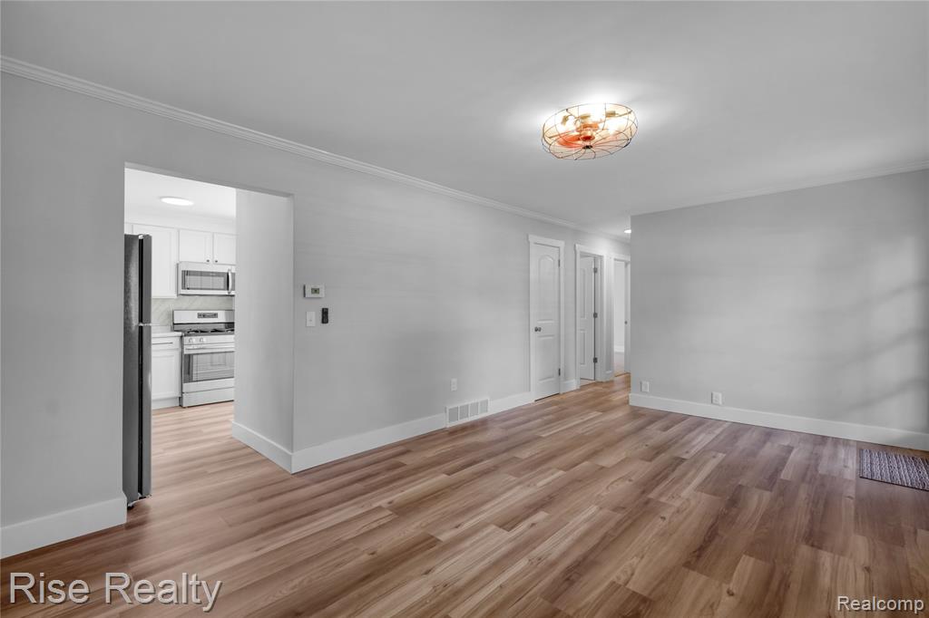 319 N Genesee Street, Montrose, MI 48457 — Photo 6