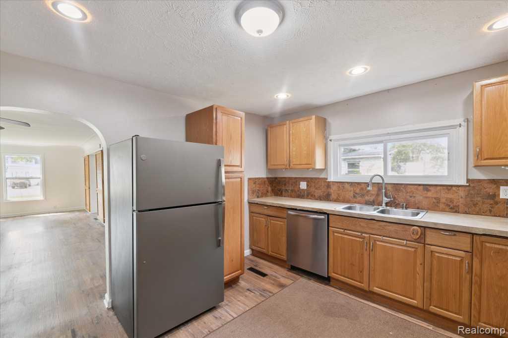 405 Huron Street, Owosso, MI 48867 — Photo 13