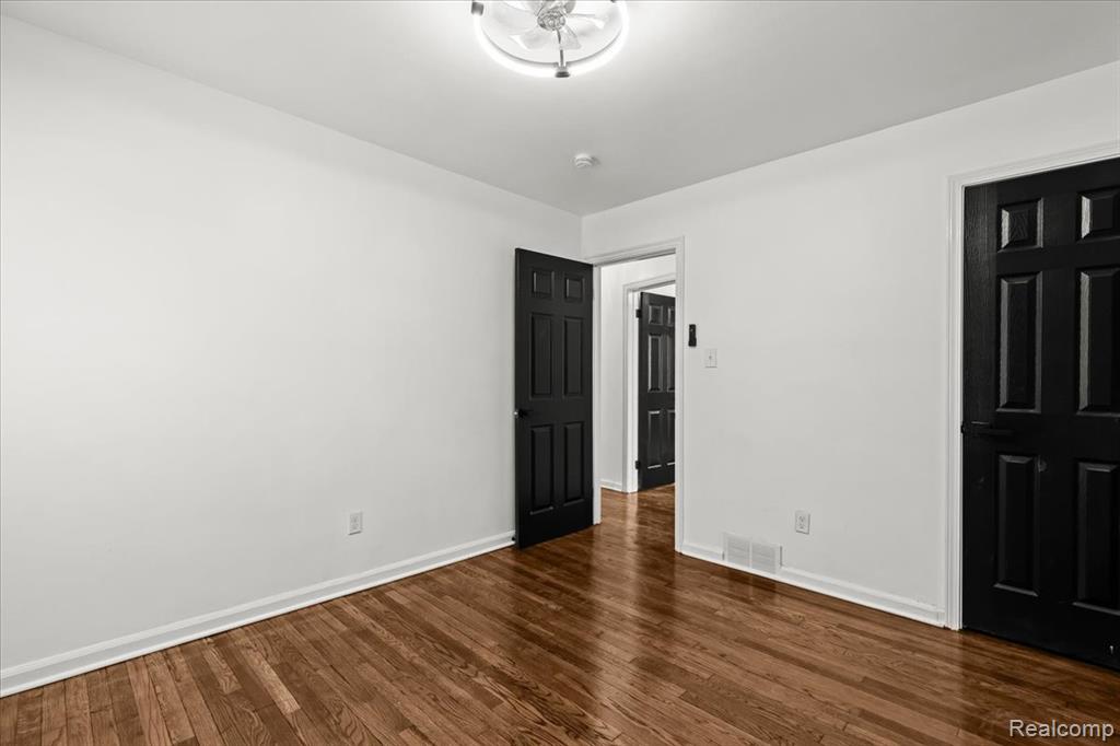16866 Harlow, Detroit, MI 48235 — Photo 15