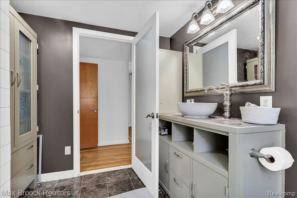 43747 Woodward Avenue, Bloomfield Hills, MI 48302 — Photo 33
