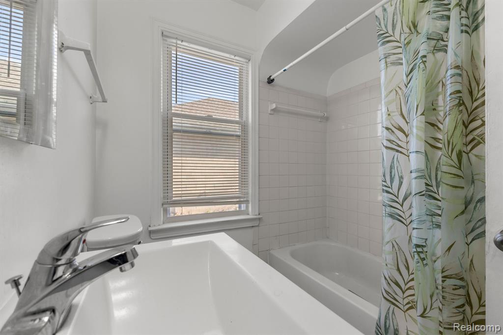 8690 TRINITY Street, Detroit, MI 48228 — Photo 16