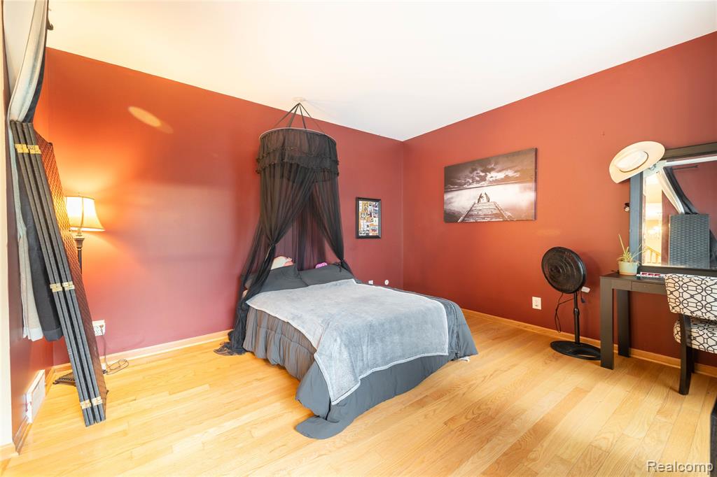 28101 Elwell Road, Belleville, MI 48111 — Photo 17