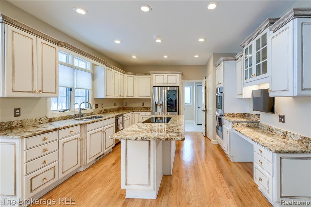 5475 Woodfield Parkway, Grand Blanc, MI 48439 — Photo 30