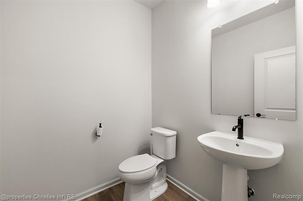 2436 Parkshore Drive, Commerce Twp, MI 48382 — Photo 7