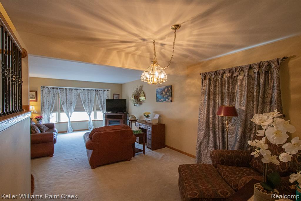 19170 Dawnshire Drive, Brownstown, MI 48193 — Photo 10