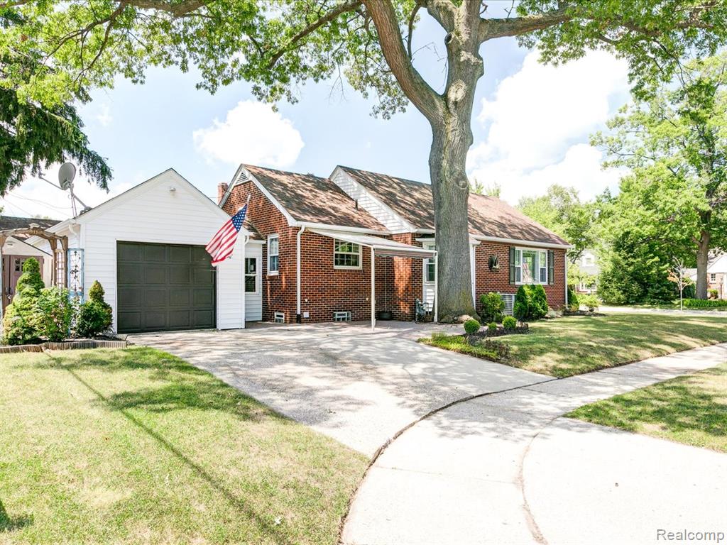 802 Edison Boulevard, Port Huron, MI 48060 — Photo 2