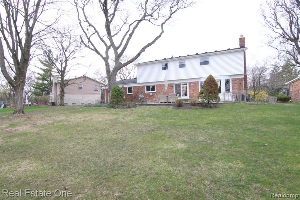6749 ALDERLEY Way, West Bloomfield, MI — Photo 38