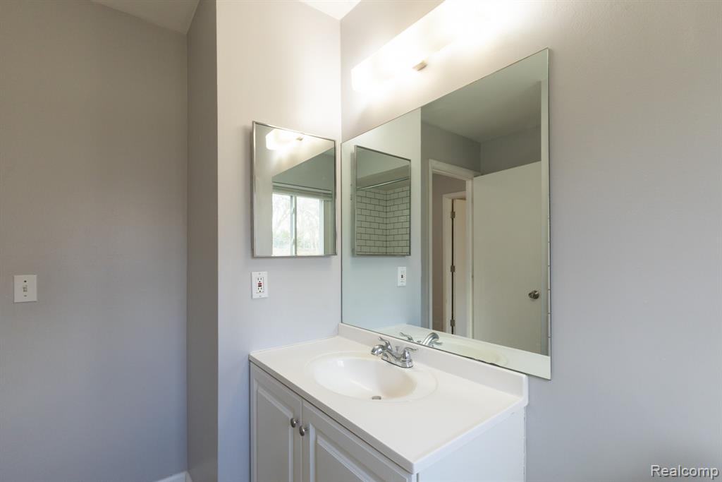 495 Miller Avenue, Apt. 104, Rochester, MI 48307 — Photo 15