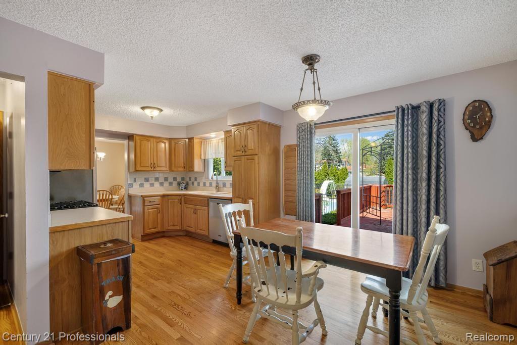 8978 Sussex Street, White Lake, MI — Photo 12
