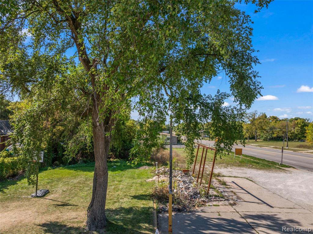 680 E Pierson Road, Flint, MI 48505 — Photo 7