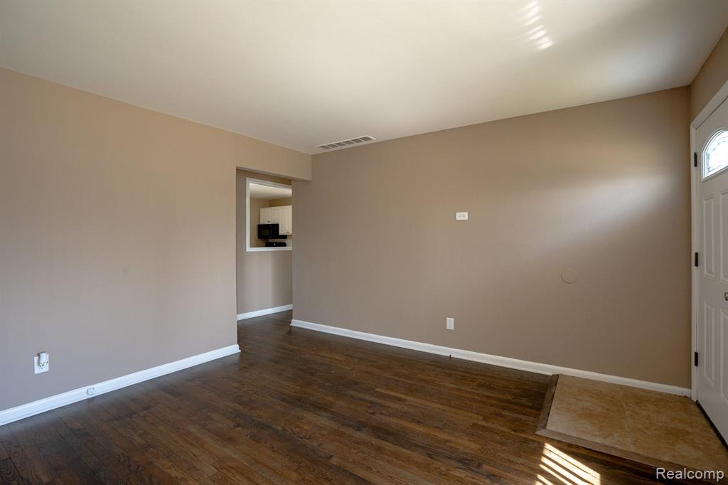7431 ANNA Avenue, Warren, MI 48092 — Photo 4