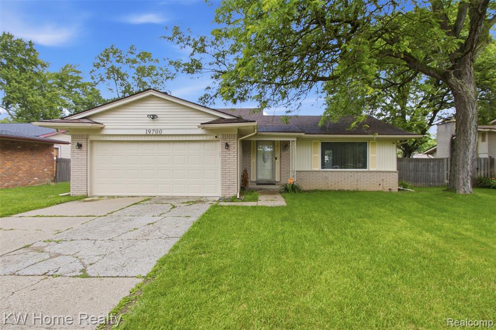 19700 Northbrook Drive, Southfield, MI 48076