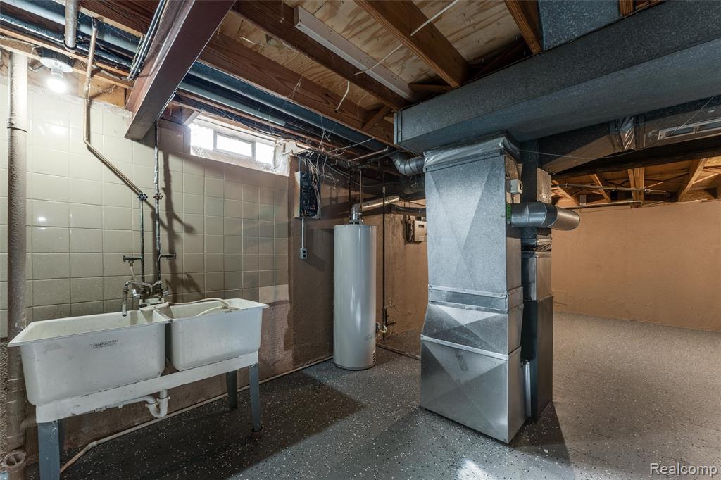 43303 Aspen Drive, Sterling Heights, MI 48313 — Photo 28