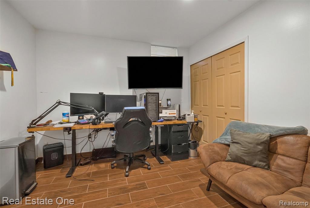 6067 N Vernon Street, Dearborn Heights, MI 48127 — Photo 47