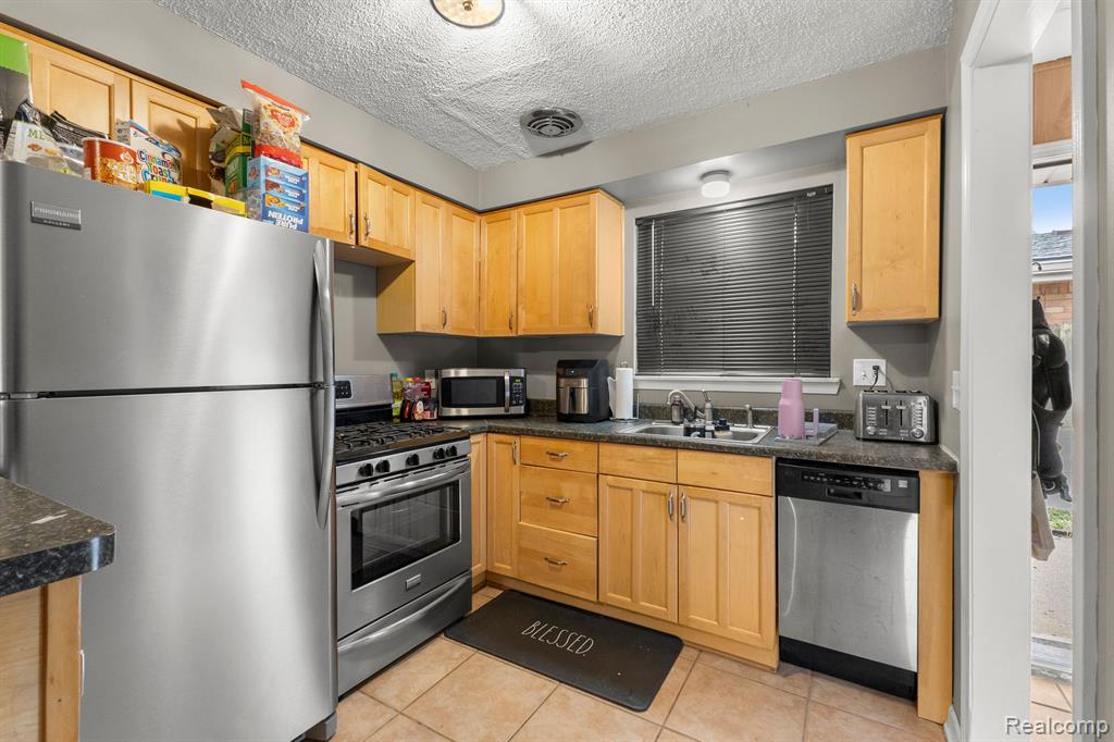 9424 POLK Street, Taylor, MI 48180 — Photo 12