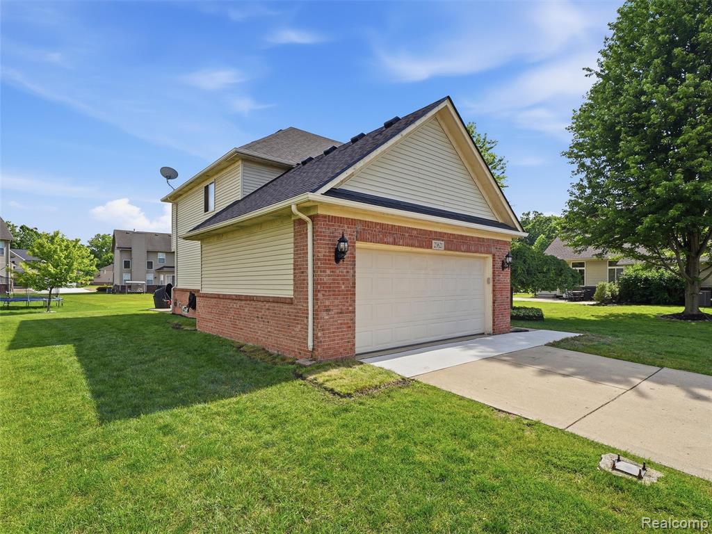 23621 Crescent Ridge Drive, New Boston, MI 48164 — Photo 35