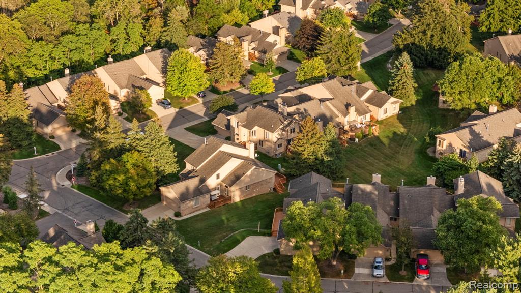 35375 Blue Spruce Drive, Farmington Hills, MI 48335 — Photo 54