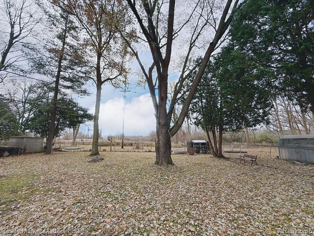 6307 Springdale Boulevard, Grand Blanc, MI 48439 — Photo 14