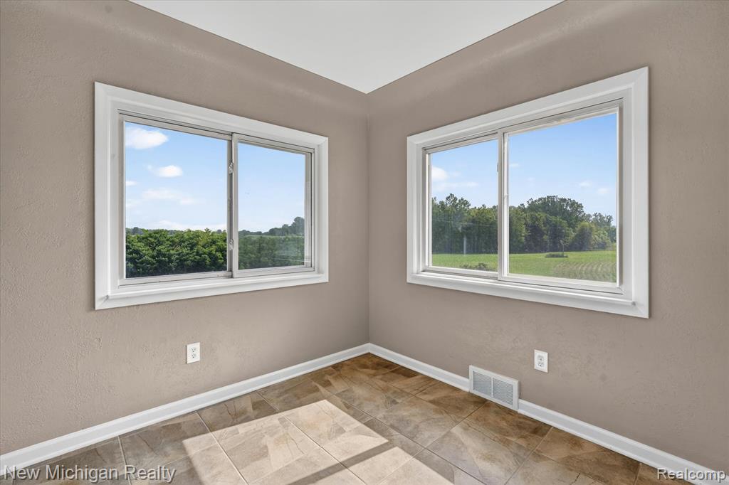 11374 Lahring Road, Byron, MI 48418 — Photo 20