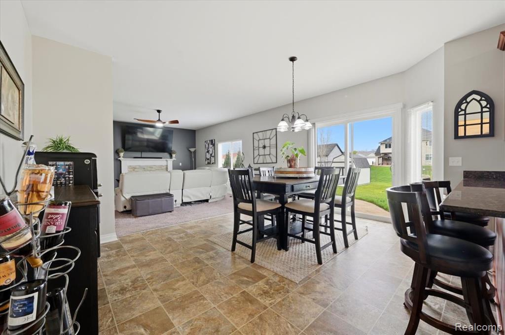 8131 Peninsula Circle, Grand Blanc, MI 48439 — Photo 9