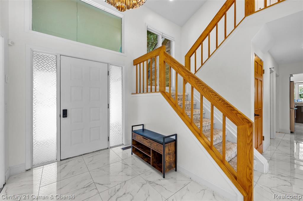 5120 Langlewood Court, West Bloomfield, MI — Photo 2