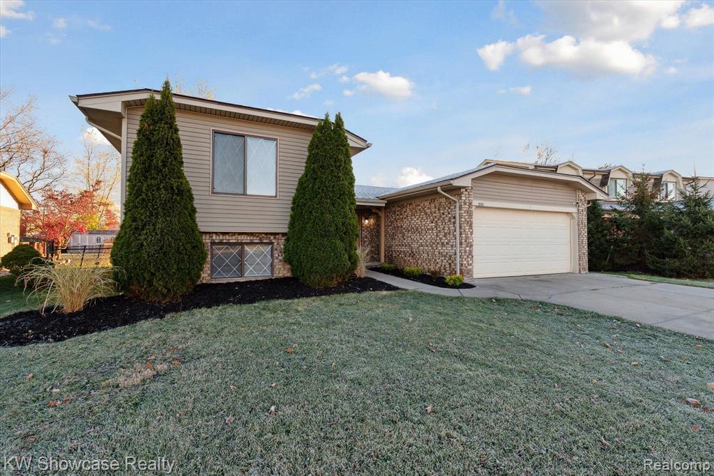 44048 Harsdale Drive, Canton, MI 48187 — Photo 2