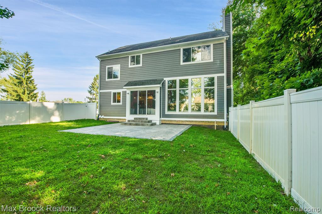 8330 COOLEY LAKE Road, Commerce Twp, MI 48382 — Photo 37