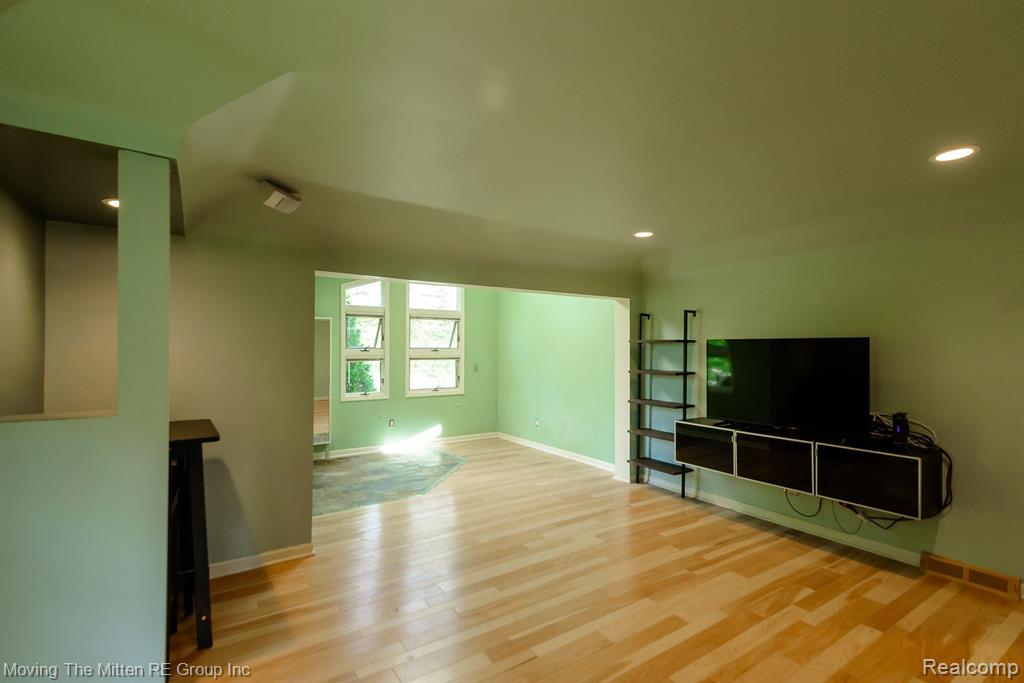 3090 EDGEWOOD Drive, Ann Arbor, MI 48104 — Photo 6