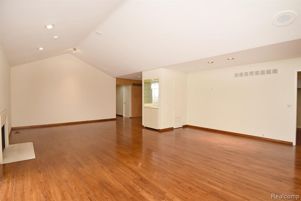 5132 WOODLANDS Lane, Bloomfield Hills, MI 48302 — Photo 7