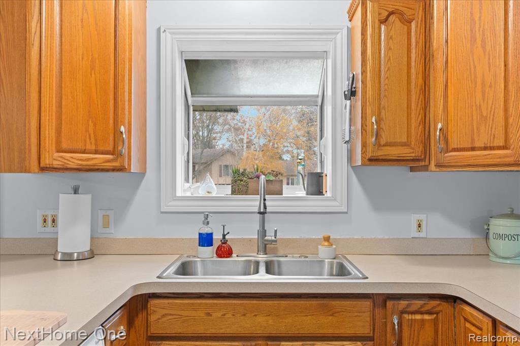 920 Del Sher Drive, Genoa, MI 48114 — Photo 11