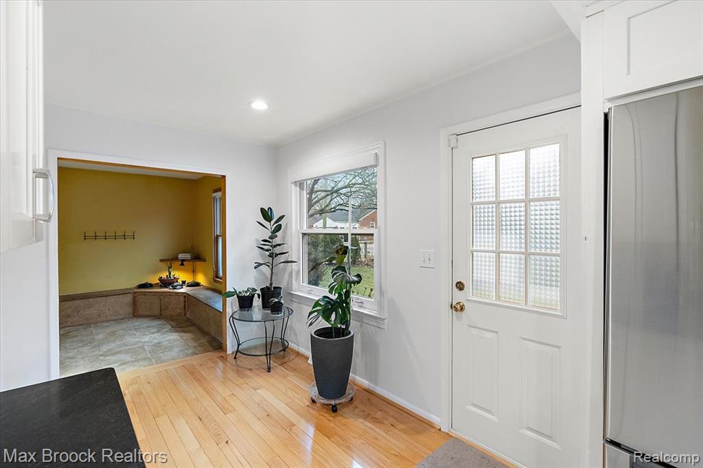 32350 Sheridan Drive, Beverly Hills, MI 48025 — Photo 9